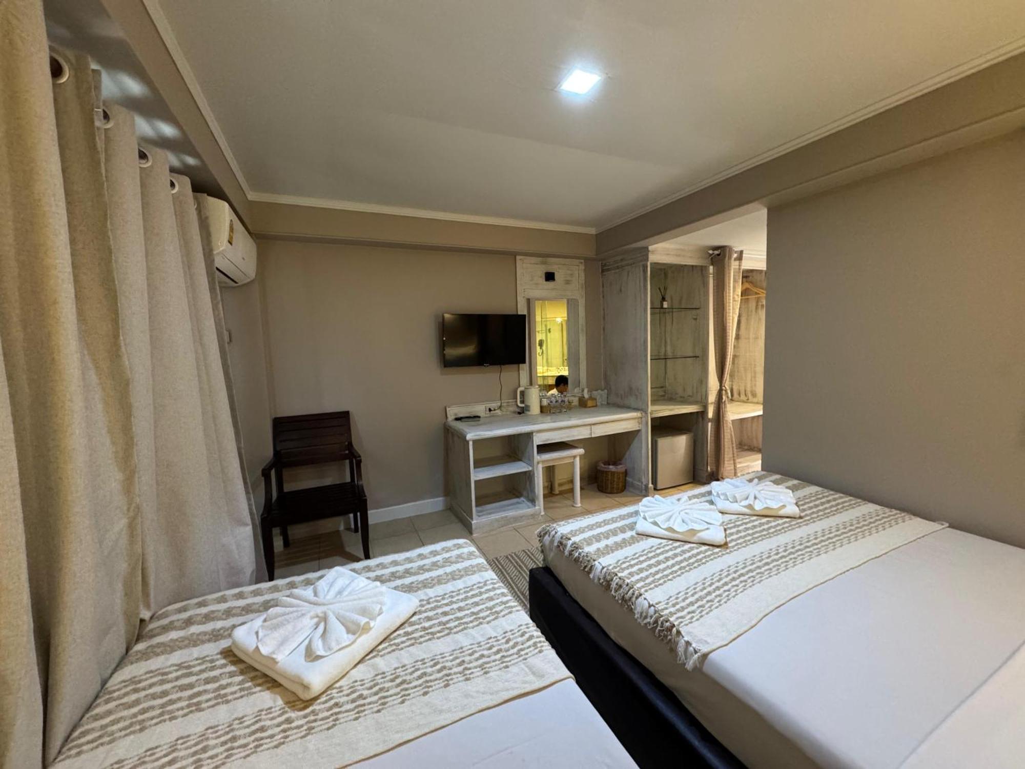 The Taksim Patong Beach Hotel Luaran gambar