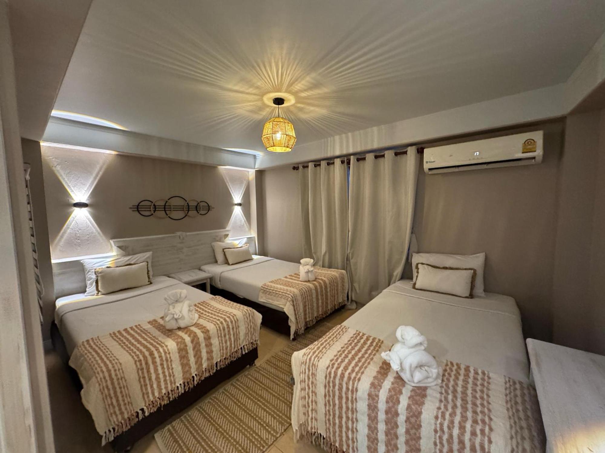 The Taksim Patong Beach Hotel Luaran gambar