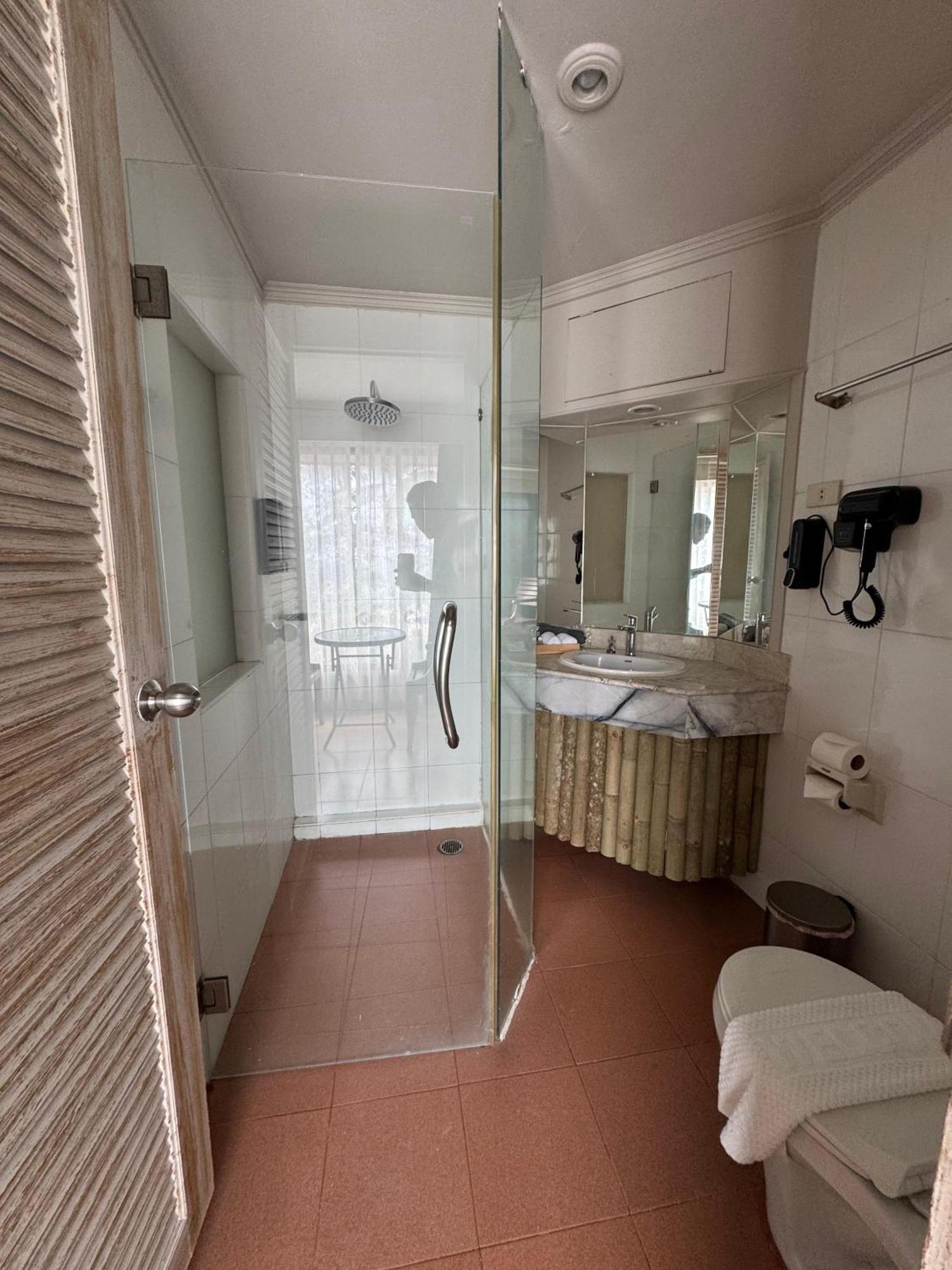 The Taksim Patong Beach Hotel Luaran gambar